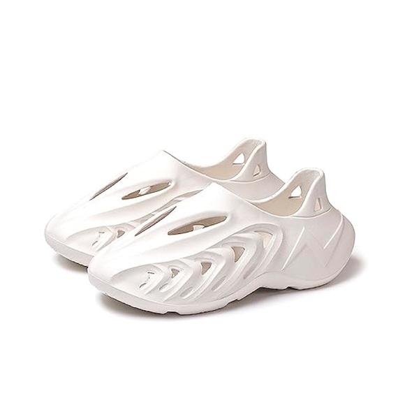 White Unisex Foam Runner Shoe - Picture 2 of 9